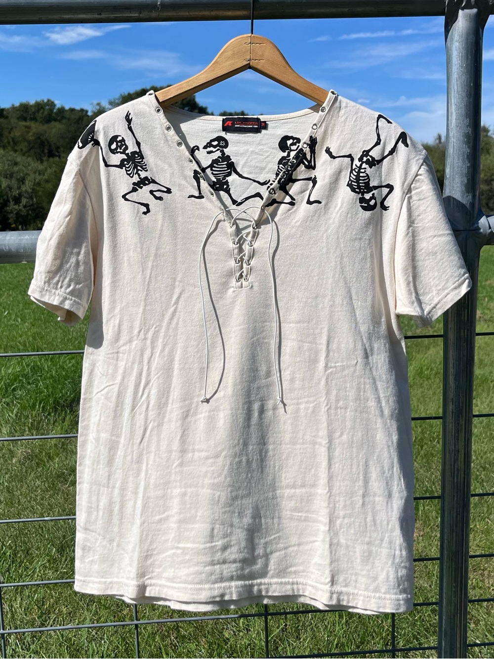 Lee Cooper Dancing Skeletons Lace-Up T-Shirt Cream Size M Halloween Goth Grunge